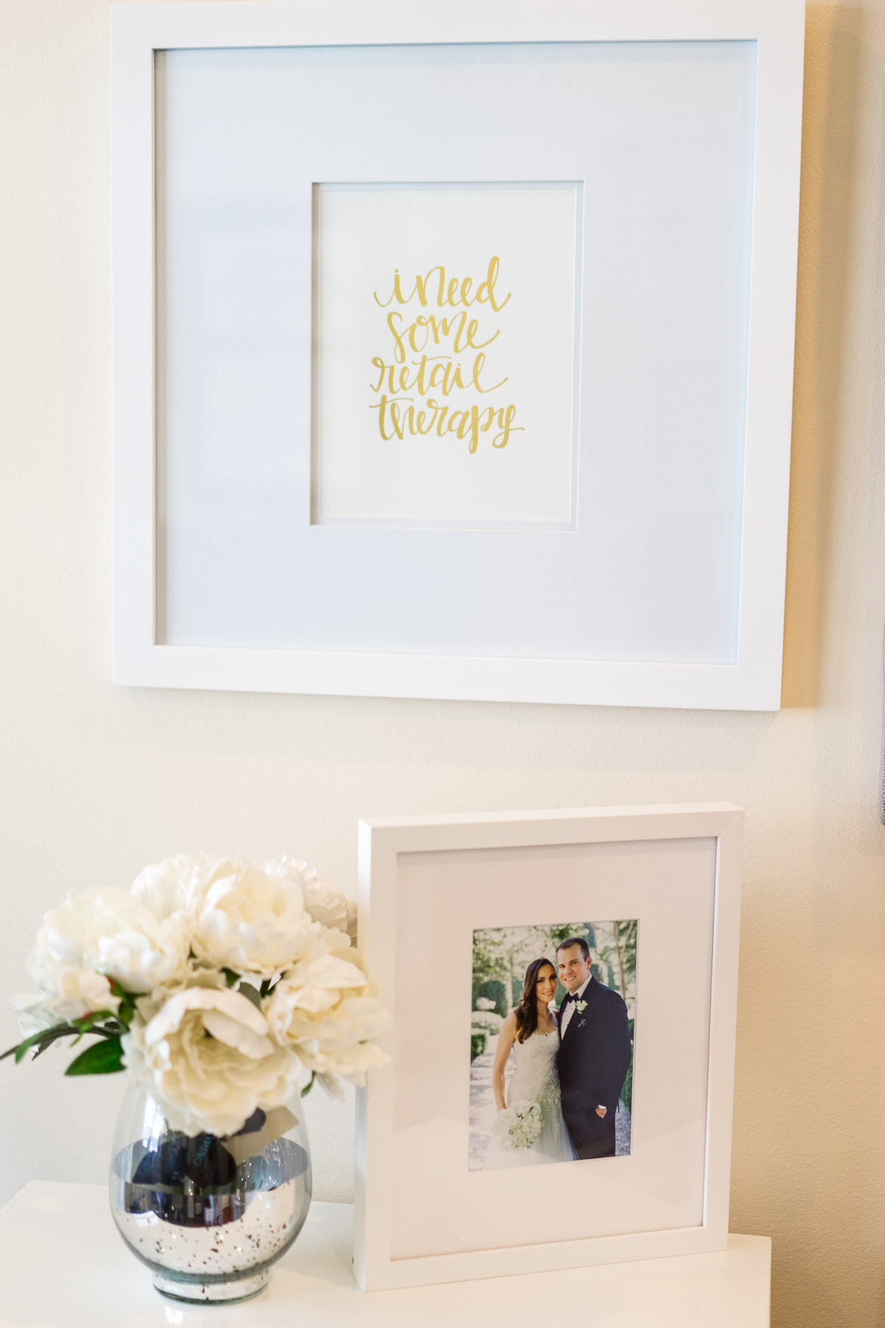 The Chloe wedding frame from Framebridge styled by fashion blogger Amanda of A Glam Lifestyle