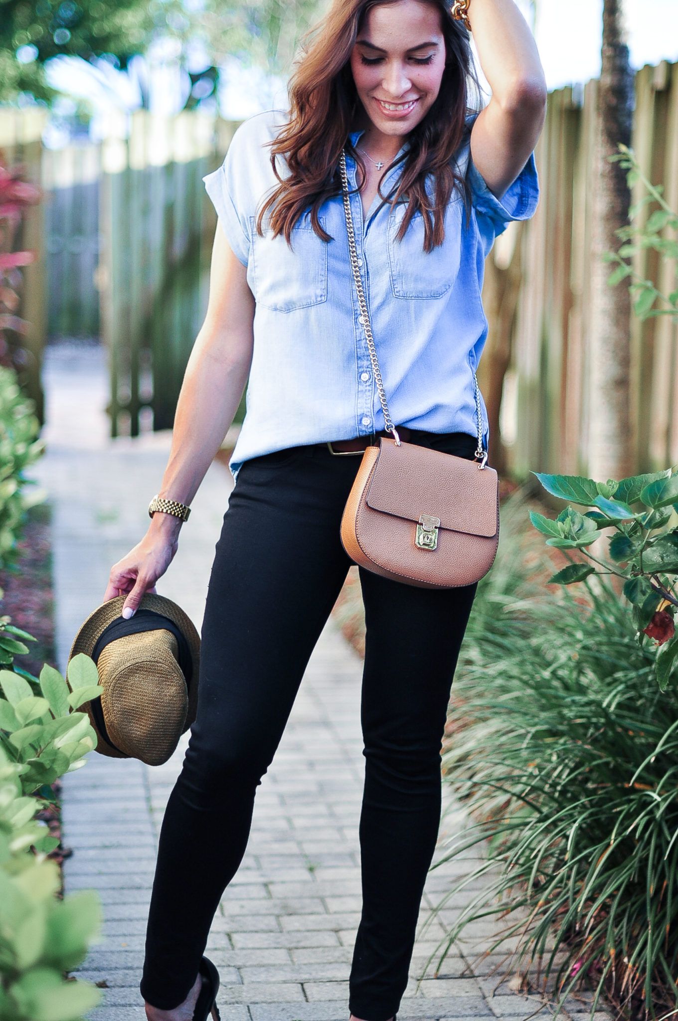 South Florida blogger Amanda wears Bella Dahl chambray and black skinny jeans for a classic look