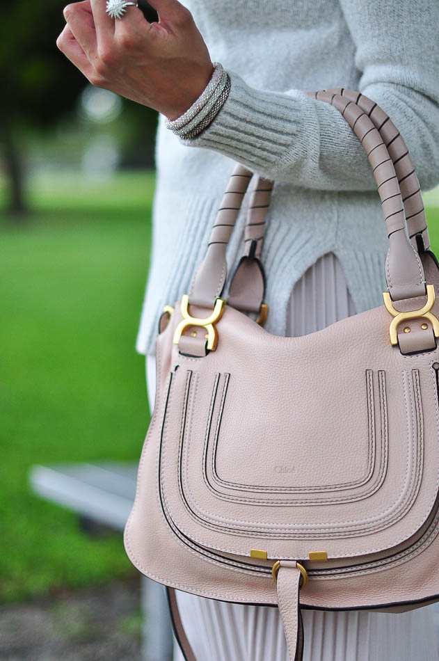 JURY DUTY NEUTRALS  Chloe marcie bag, Pink bags outfit, Chloe bag