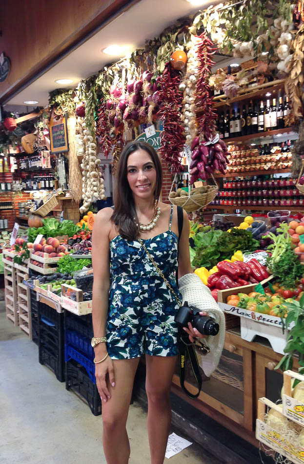 woman at Mercado Centrale in Florence in LOFT Romper for FLORENCE AND CINQUE TERRE travel guide