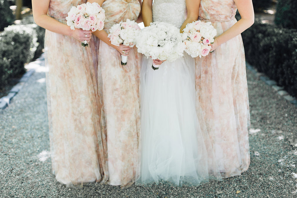 A Glam Lifestyle fashion boggers bridesmaid bouquets by Rion Designs, wedding decor