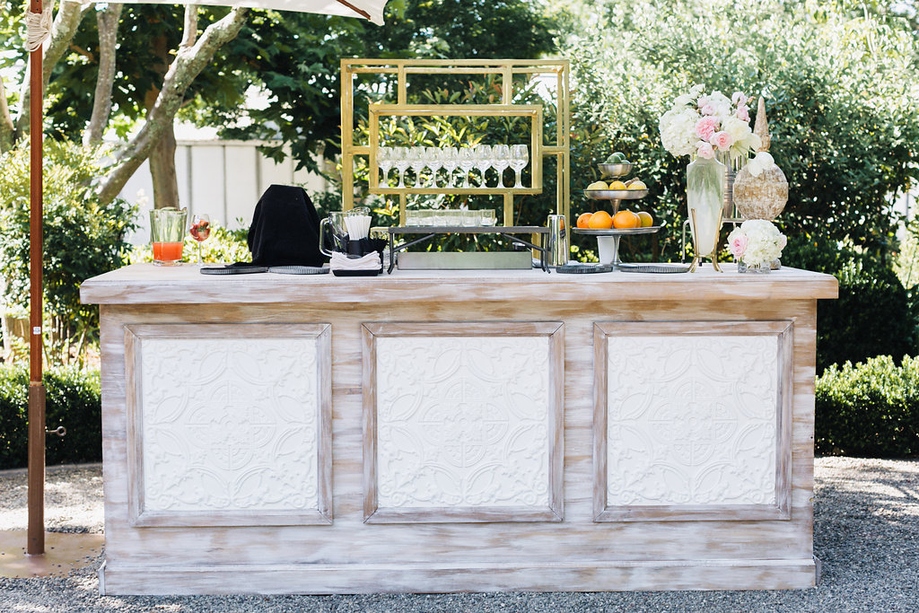 A Glam Lifestyle Blogger Amanda Champion shares the open bar 