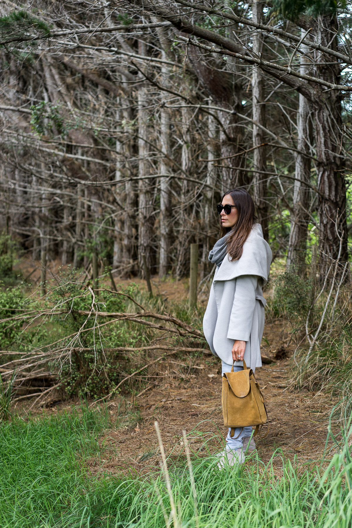 Blogger Amanda from A Glam Lifestyle shares favorite things to do in Waiheke Island including hike to local wineries