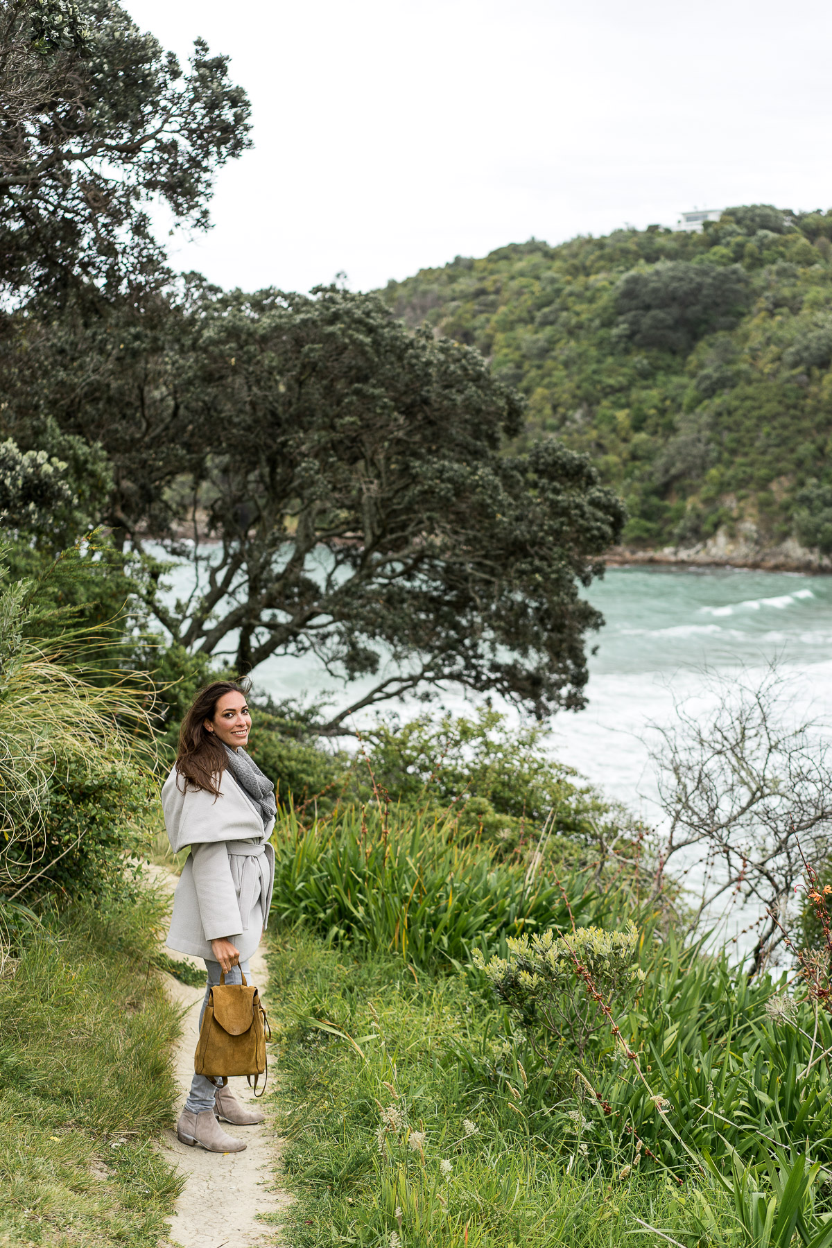Fashion Blogger Amanda from A Glam Lifestyle shares things to do in Waiheke Island on vacation