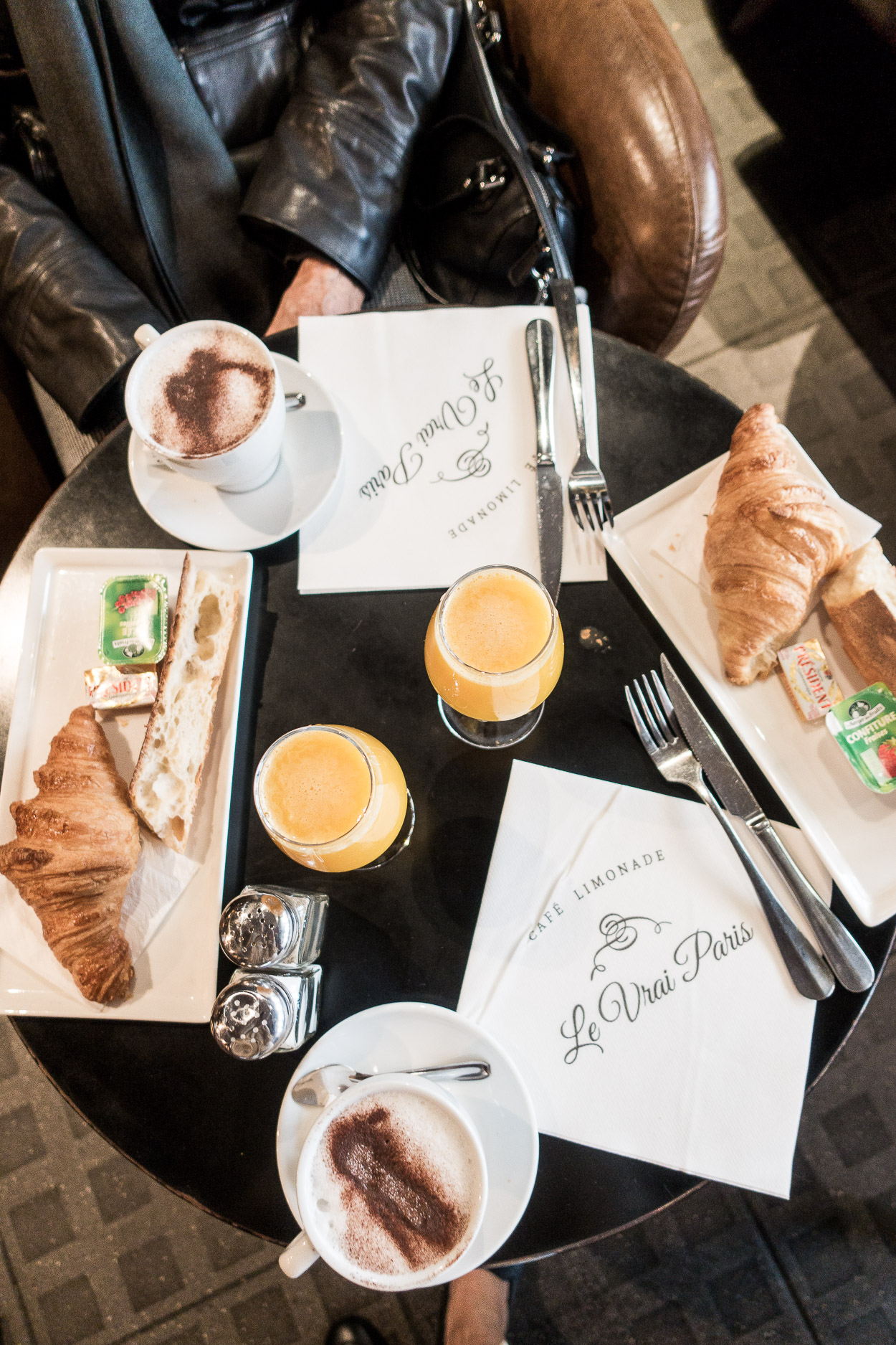 AGlamLifestyle blogger Amanda recommends Le Vrai Paris as one of the best places to eat in Montmartre for breakfast