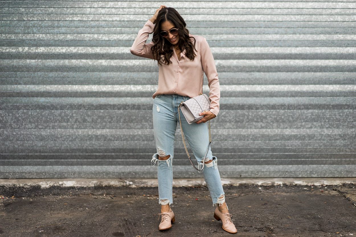 Want to know how to wear the pajama top trend? Blogger Amanda of A Glam Lifestyle styles a Wayf blush pajama top in this post.