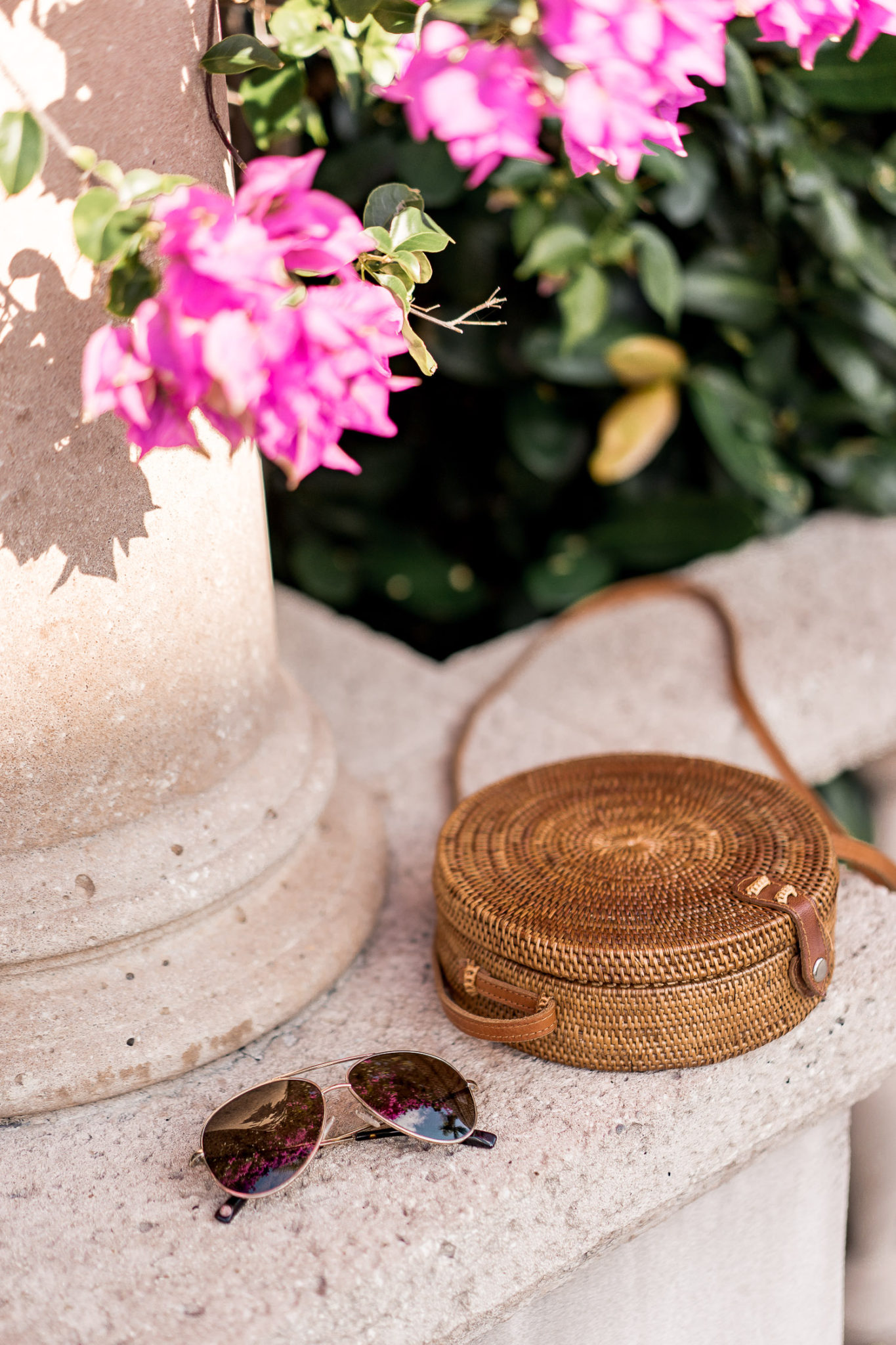 Round rattan bag