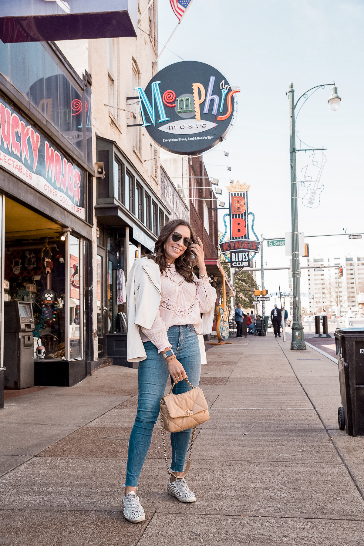 graceland sightseeing outfit