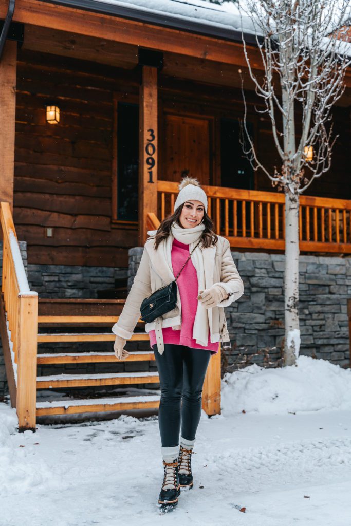 Simple Tee  Grey bag outfit, Chanel bag outfit, Winter fashion casual