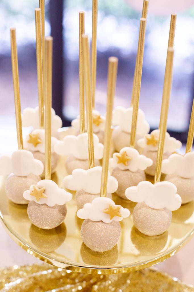 Baby shower cake pops